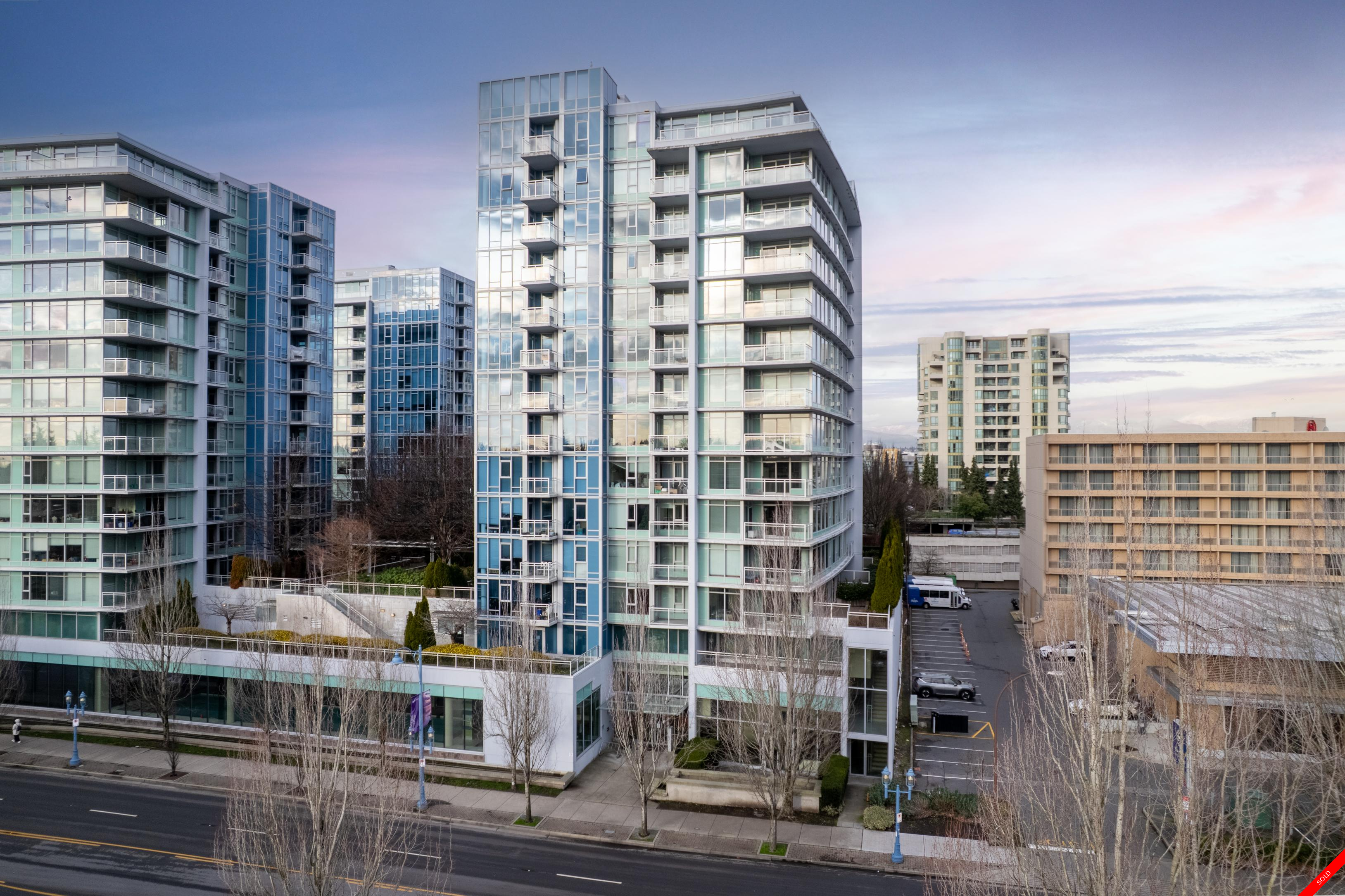 Brighouse Apartment for sale: Lotus 1 bedroom 577 sq.ft. (Listed 2026-02-05)